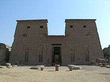 Karnak Khonsou 080507.jpg