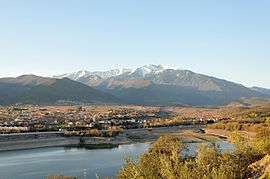 Vinça, la retenue d'eau et le Canigou.jpg